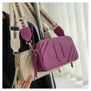 Sac à bandoulière matelassé pour femme sac photo élégant avec large sangle vue détaillée