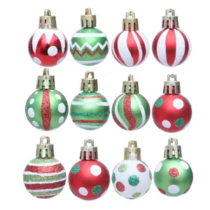 Set de boules de Noël à suspendre, décorations scintillantes rouges et vertes.