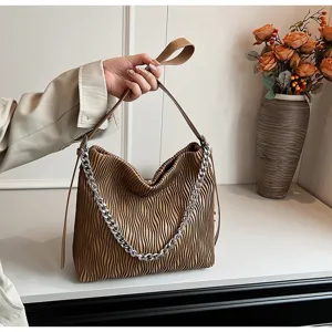 Brown Pleated Shoulder Bag For Women Vintage Slouchy Handbag With Chain Casual Tote