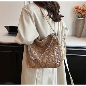 Autumn fashion brown pleated shoulder bag for women with stylish silver chain and large capacity.