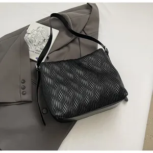 Black pleated shoulder bag women minimalist vintage large capacity commuting tote bag new