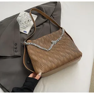 Autumn fashion casual tote bag for women 2024 new vintage large capacity shoulder bag.