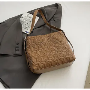 Brown pleated shoulder bag women casual large capacity tote commuting retro bag