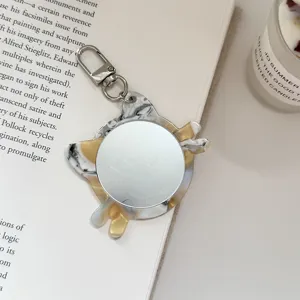 Süßer Katzen Spiegel Schlüsselanhänger Acetat Taschenanhänger tragbarer Make-up Spiegel für Damen
