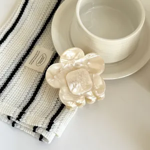 Cremeweisse Blume Haarklammer elegante Acetat Haarspange fur Damen Styling Alltagskleidung