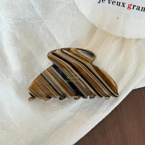 Elegante pinza de pelo de acetato marrón, pinza de cangrejo retro a rayas para peinado diario.