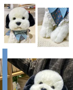 Mignon chiot en peluche avec robe à fleurs bleue, poupée en tissu doux pour enfants et cadeaux.