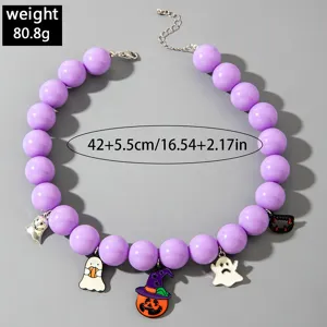 Vue détaillée d'un collier de perles violettes d'Halloween avec dimensions et poids