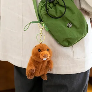 Mignon porte-cles marmotte en peluche, charmant pendentif de sac en peluche douce.