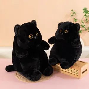 Leuke schattige zwarte kat pluche speelgoed mollige kitten zachte knuffelpop en kussen