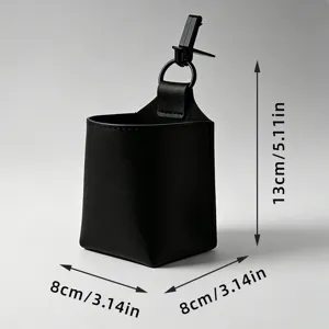 Vue détaillée du sac de rangement en cuir noir pour grille d'aération avec dimensions.