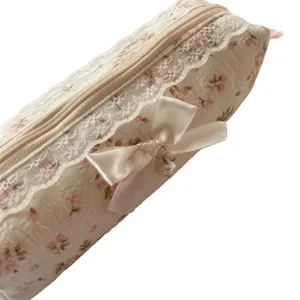 Joli trousse à crayons florale avec bordure en dentelle et nœud, grande trousse scolaire mignonne.
