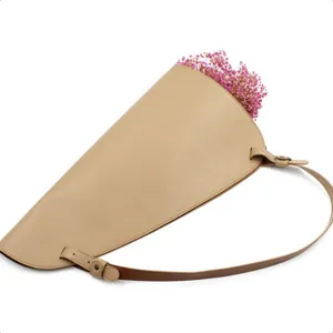 Leren bloemenboeket cadeautas met riem en gedroogde bloemen voor huisdecoratie en geschenken