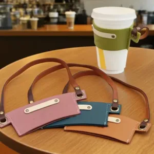 Fodera per tazza in pelle con tracolla regolabile, manicotto per caffè colorblock.