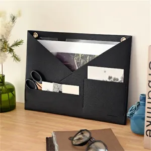 Organisateur de rangement mural en cuir PU, sac noir enveloppe pour magazines et papeterie.