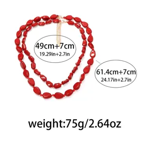 Collana a doppio strato di perline rosse irregolari con specifiche di dimensioni.