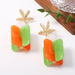 Kalokairina skoularika me thalassio asteri kai resin geometrika blocks gia diakopes.