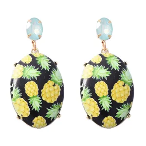 Elegante ovale hangorringen met ananasprint en lichtblauwe kristallen voor dames.