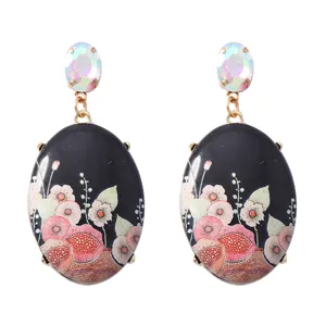 Neo-Chinese stijl bloemen geprinte ovale oorbellen met iriserende kristallen en stijl.