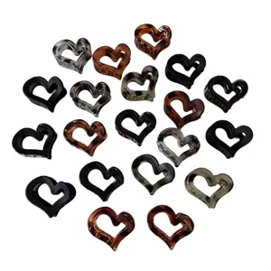 Heart hair claw clips small aesthetic hair accessories cute mini hair catch clips for women