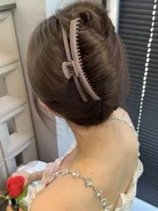 Einfarbige Matte Haarklammer Große Haifischklaue Elegantes Haarstyling Accessoire für Frauen