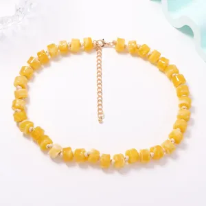 Collana di perle colorate minimalista estiva, articolo di gioielleria moda elegante per donna.