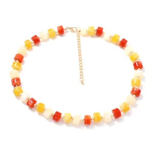 Collana di perle colorate estive da donna, design minimalista gioiello moda versatile