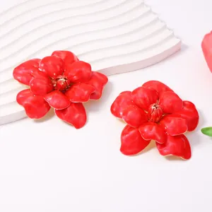 Exquisite red flower earrings for women, stylish oversized floral design for daily commuting.