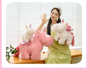 Simpatico peluche unicorno soffice con ali, morbida bambola di peluche per bambini.