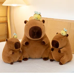 Simatico peluche capibara con ape sulla testa, bambola di stoffa morbida regalo dettaglio