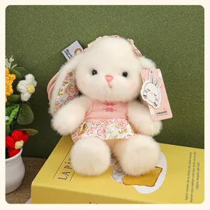 Pendentif lapin en peluche mignon avec robe florale chinoise traditionnelle, cadeau doux.