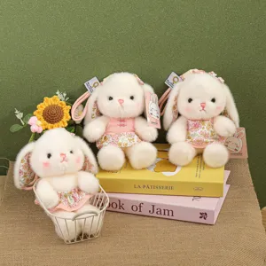 Adorable lapin en peluche avec robe à fleurs style chinois, magnifique cadeau.