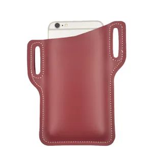 Vue détaillée de l'étui de téléphone en cuir PU rouge avec passant de ceinture, housse robuste.