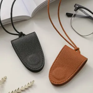 Set de correa de soporte de gafas magnetico portatil, clip de cuero para gafas de sol ideal.