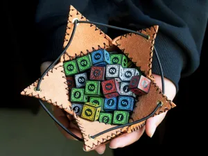 PU leather star dice tray collapsible coin pouch with colorful numbered dice for tabletop games