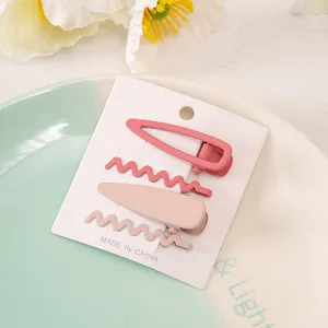 Schönes minimalistisches Haarklammer Set in Pastellfarben, Wellen und Klipp Design für Alltag.