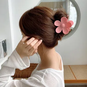 Pince a cheveux fleur mat rose pour femmes accessoires de coiffure mignons et chic