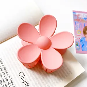 Pince à cheveux fleur rose accessoire mignon mat pour femmes filles coiffure quotidienne.