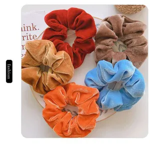 Détails des chouchous en velours aux couleurs bonbon douces, élastiques pour cheveux.