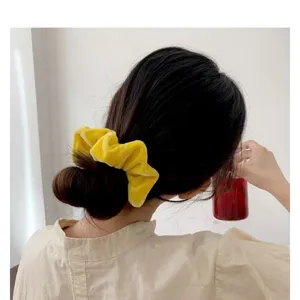 Chouchou en velours pour femmes, bande de cheveux élastique jaune douce, accessoire de coiffure.