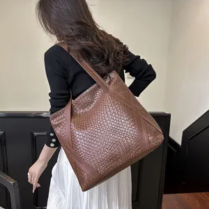 Vintage woven leather tote bag for women large capacity shoulder handbag daily use