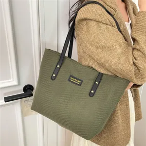 Korean fashion retro corduroy tote bag, large capacity casual single shoulder commuting bag.