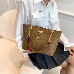 Large capacity women tote bag retro brown shoulder bag stylish commute handbag with chain