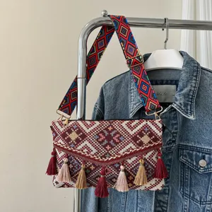 Ethnic style woven tassel women shoulder crossbody bag trendy versatile envelope bag detail