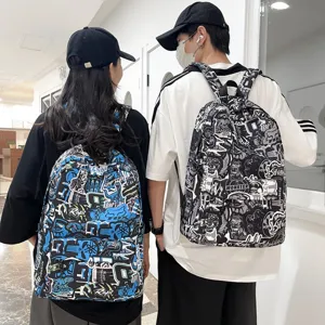 Gran capacidad mochila informal minimalista con letras de graffiti personalizadas.