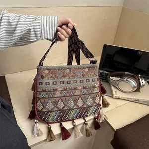 Borsa a tracolla intrecciata in stile etnico con nappine da donna, borsa shopper capiente e chic.