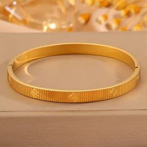 Luxus Titanstahl Vierblättriges Kleeblatt Armreif für Damen, 18K vergoldeter Schmuck.