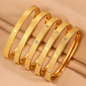 Luxus Edelstahl Gestreift Armreif Für Damen 18K Vergoldet Strass Vierblättriges Kleeblatt Herz Kreuz Offenes Armband Schmuck Geschenk