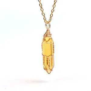 Exquisites drahtgewickeltes sechseckiges Kristall-Anhänger-Halskette, elegante Goldkette.