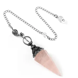 Colgante de cristal de cuarzo rosa natural con cadena de corona de plata para yoga.